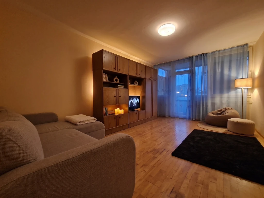 VIII. Kerület, Losonci tér, 51 m²-es, társasházi lakás, 2 szobás