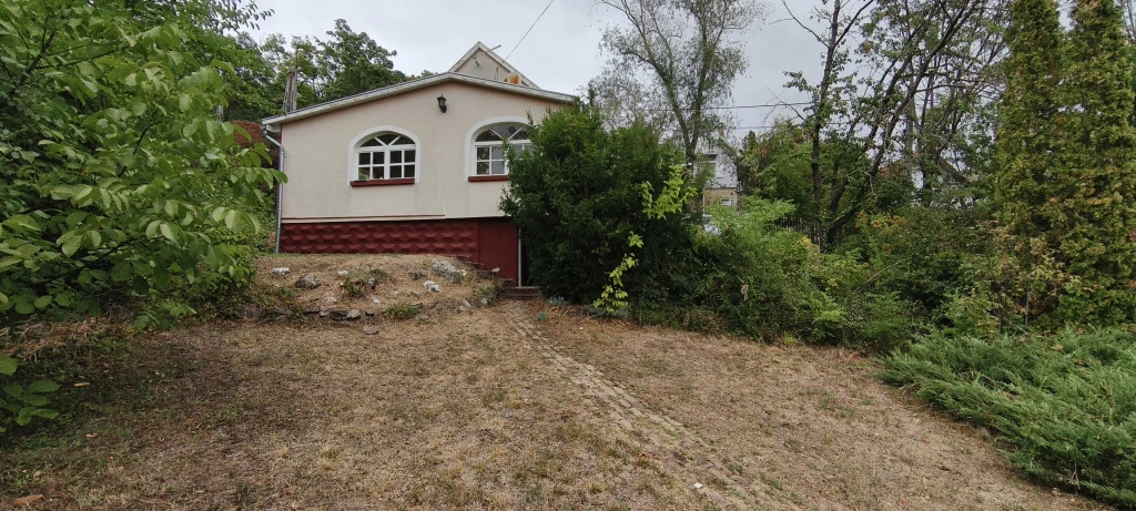 Leányfalu, Seres utca, 49 m²-es, családi ház, 2+2 szobás, átlagos állapotú