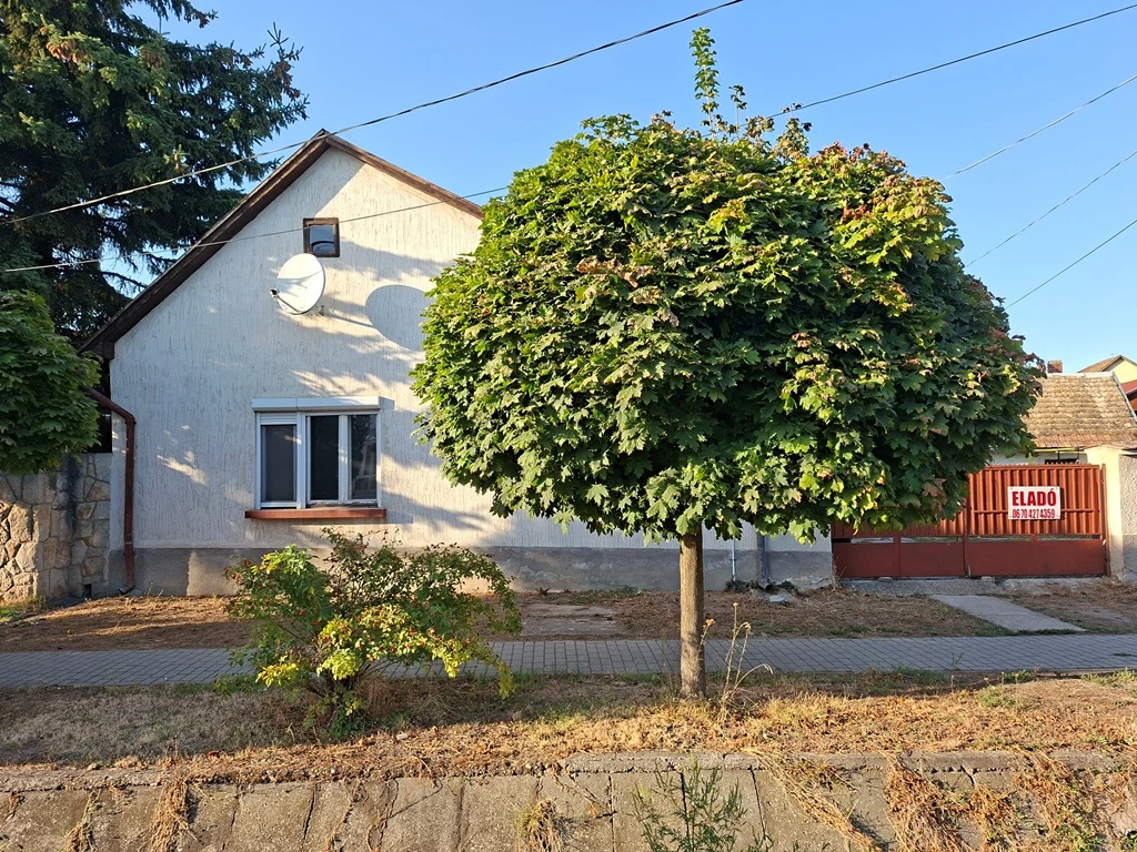 c3-1-name c2-2-name, Szob, Árpád út