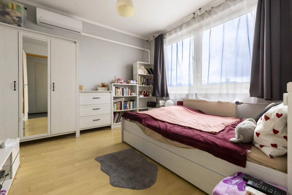 Vác, Kötő utca, 52 m²-es, társasházi lakás, 2 szobás, jó állapotú