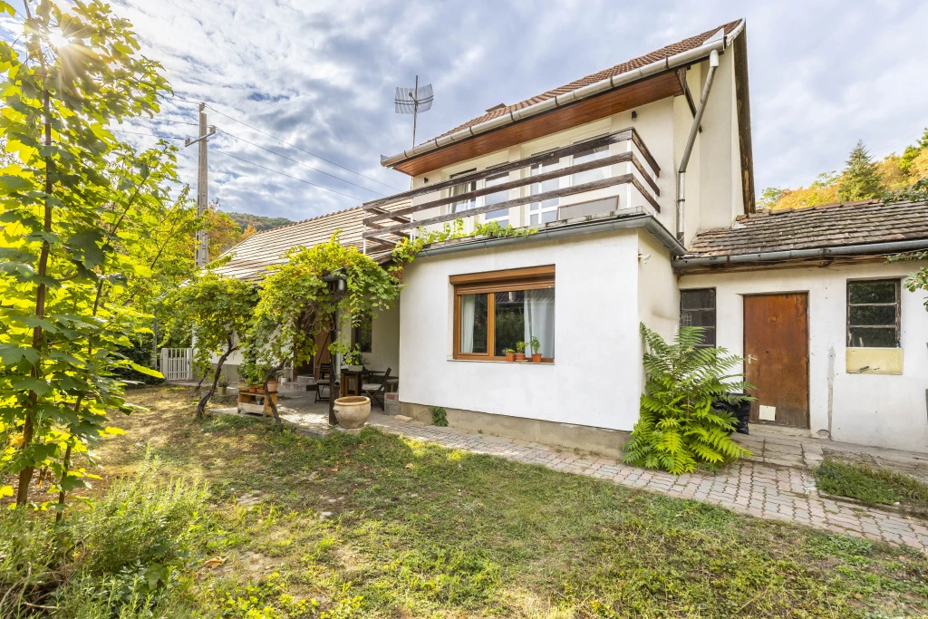 Nagymaros, Fehérhegy utca, 110 m²-es, családi ház, 3 szobás