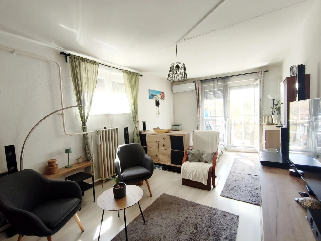 XVII. Kerület, Pesti út, 37 m²-es, társasházi lakás, 1 szobás