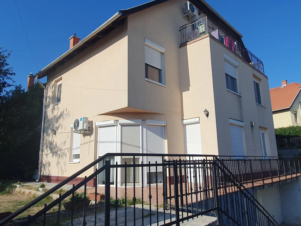 Csömör, Széchenyi utca közeli utca, 127 m²-es, társasházi lakás