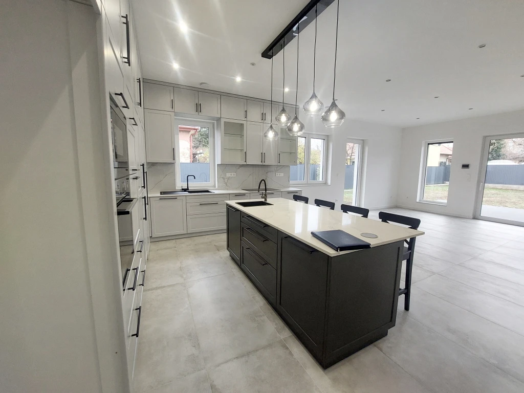 XVII. Kerület, Podmaniczky utca, 257 m²-es, családi ház, 5 szobás