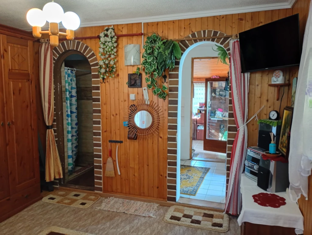 Gárdony, Virág utca, 40 m²-es, ikerház, 1+1 szobás, felújított állapotú