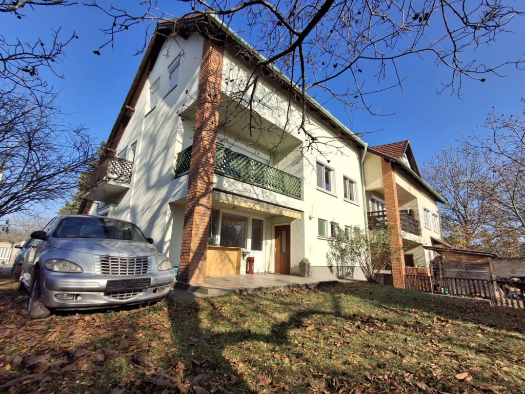 Szigetszentmiklós, Óváros közeli utca, 120 m²-es, társasházi lakás