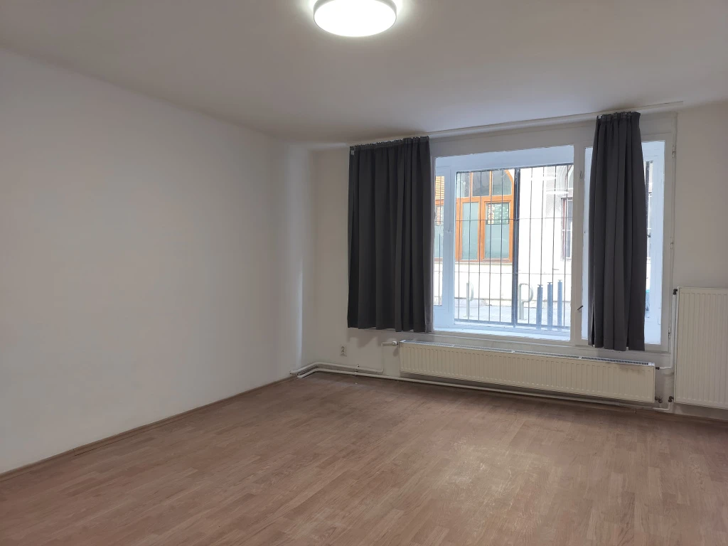 VIII. Kerület, József körút, 67 m²-es, társasházi lakás, 2 szobás