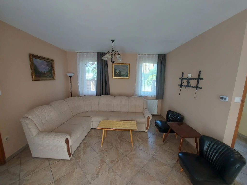 XX. Kerület, Vasút utca, 58 m²-es, társasházi lakás, 1+1 szobás