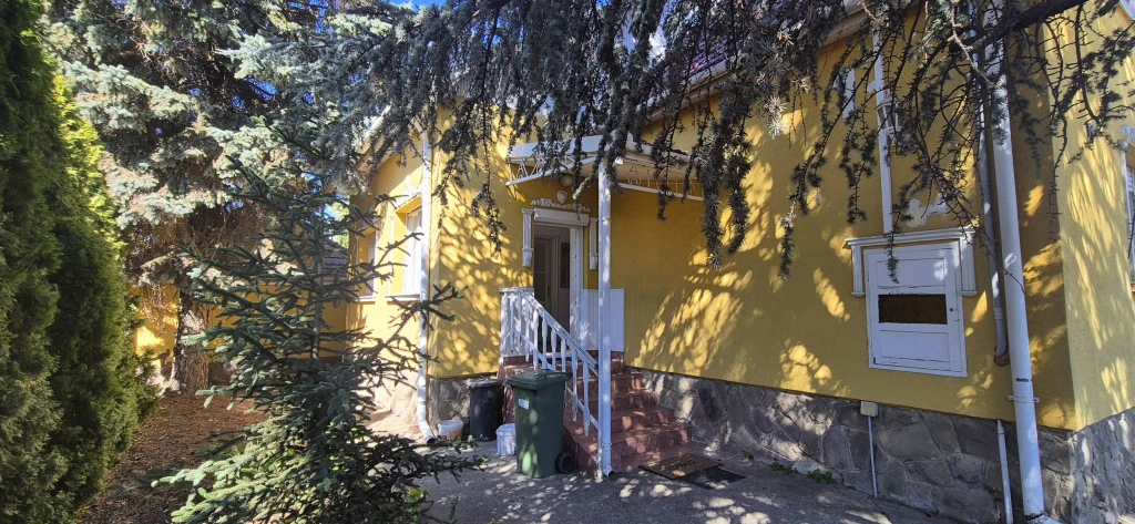 Ócsa, Táncsics Mihály utca, 152 m²-es, 3 generációs, családi ház