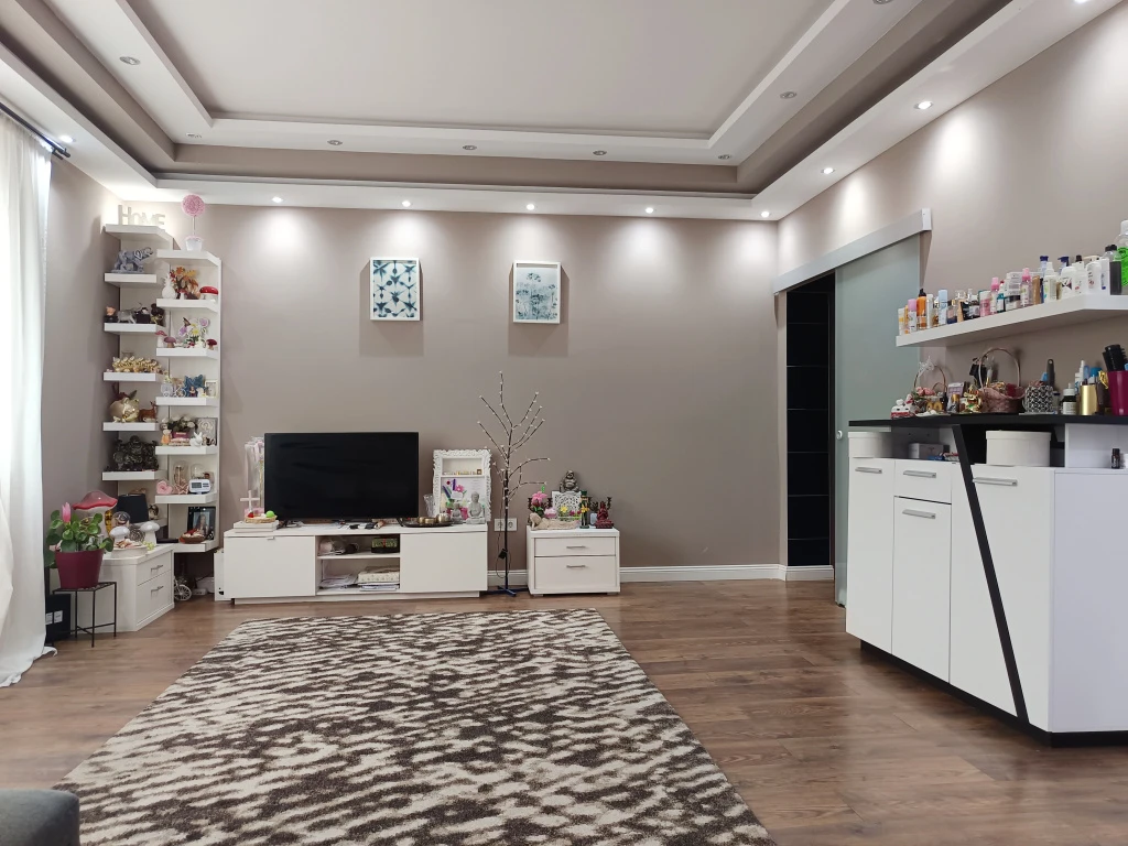XX. Kerület, Akácfa utca, 95 m²-es, házrész, 2+1 szobás, jó állapotú
