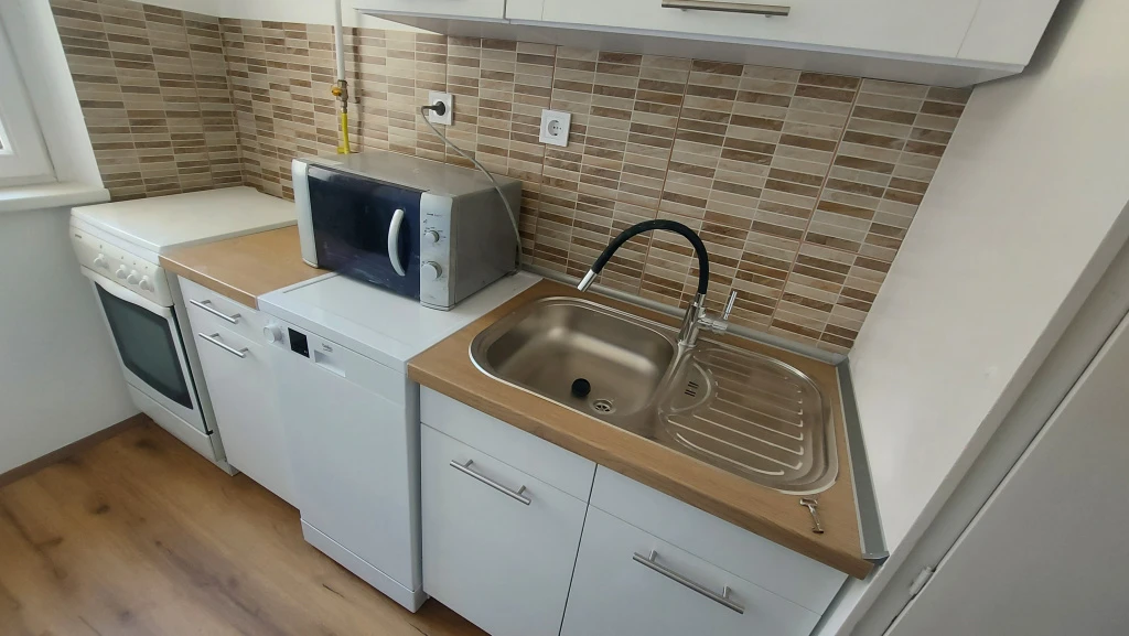 XI. Kerület, Etele út, 51 m²-es, társasházi lakás, 2 szobás, jó állapotú