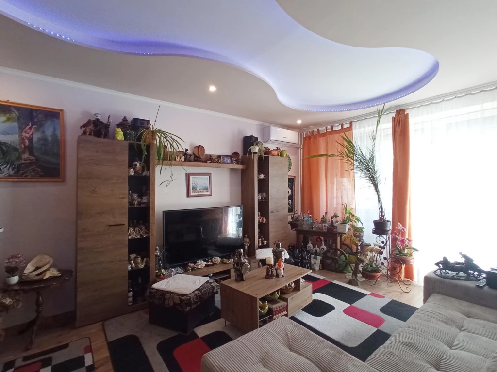 XXI. Kerület, Nap utca, 55 m²-es, társasházi lakás, 1+2 szobás