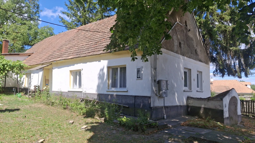 c3-1-name c2-1-name, Szentgál, Saroktelek