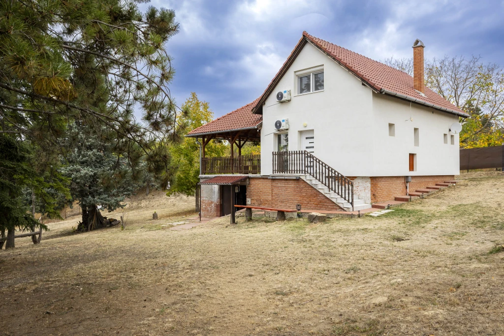 Vác, Vizipipa köz, 110 m²-es, családi ház, 3 szobás, felújított állapotú