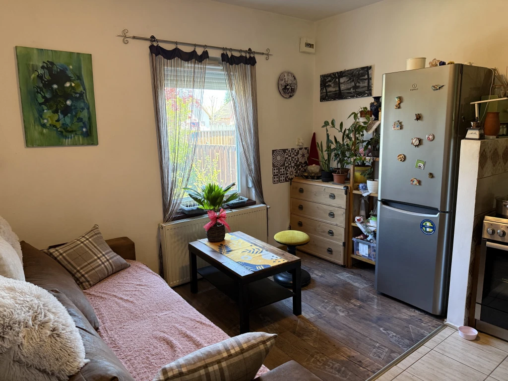 Szigethalom, Fiumei uthoz közel utca, 85 m²-es, ikerház, 3 szobás
