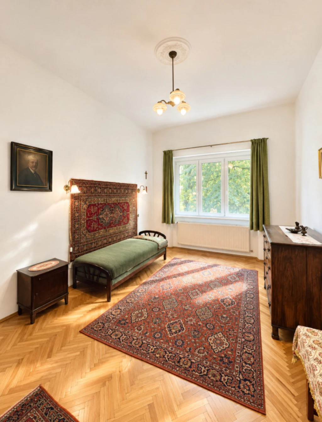 I. Kerület, Dózsa György tér, 75 m²-es, társasházi lakás, 2+1 szobás