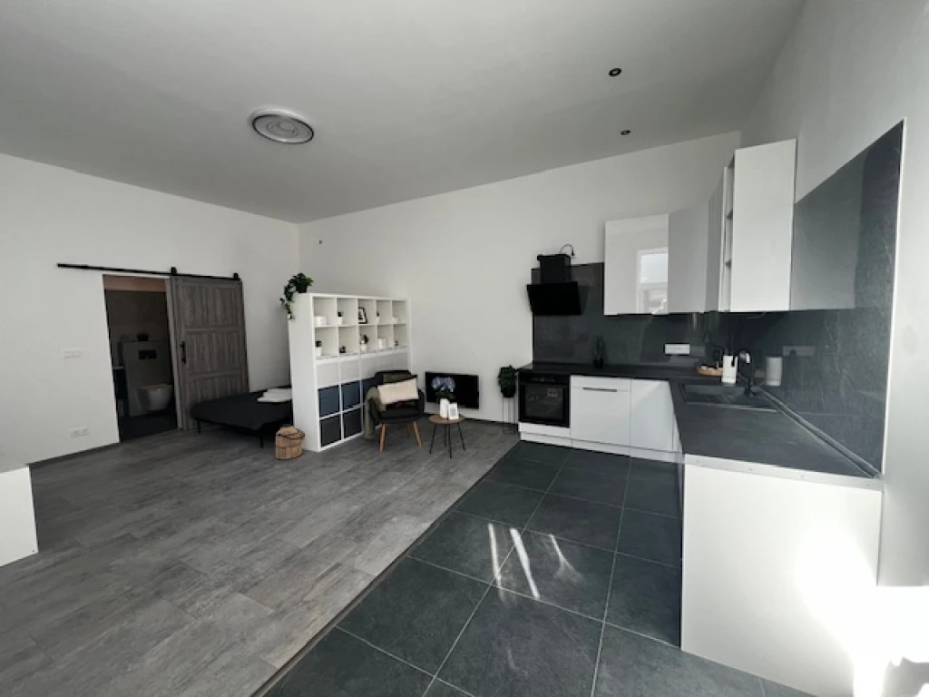 VII. Kerület, Murányi utca, 35 m²-es, társasházi lakás, 1 szobás