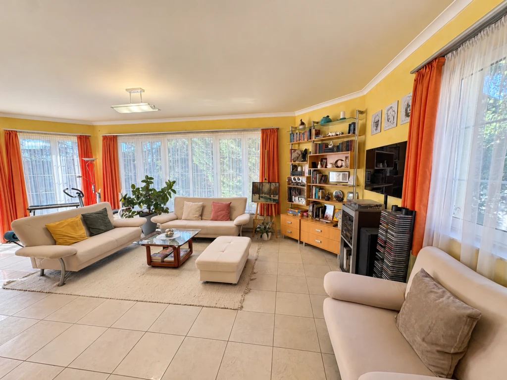 II. kerület, Pesthidegkút-Ófalu, 238 m²-es, ikerház, 5+1 szobás