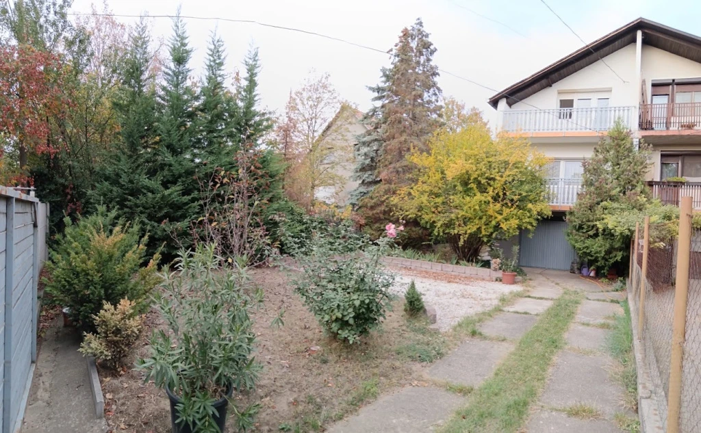 XVII. Kerület, Pesti út, 128 m²-es, 2 generációs, ikerház, 3+1 szobás