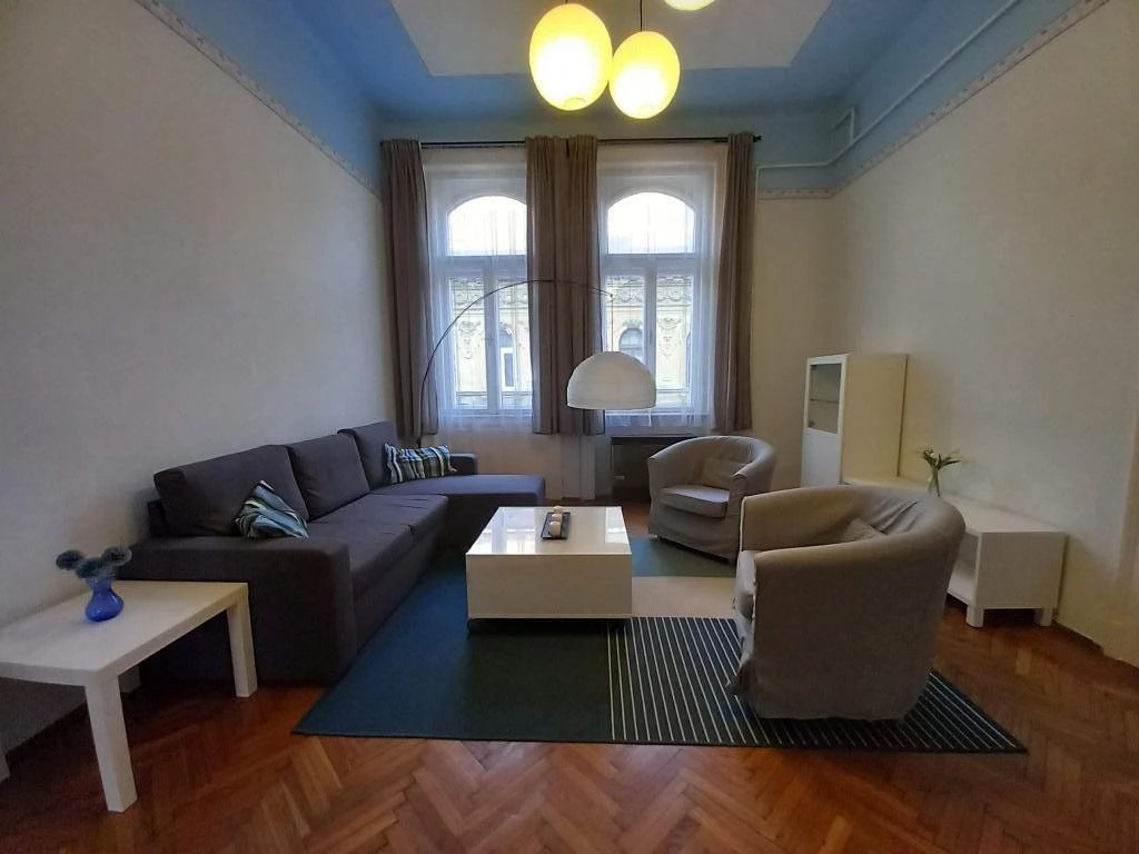 VI. Kerület, Szondi utca, 69 m²-es, társasházi lakás, 2 szobás