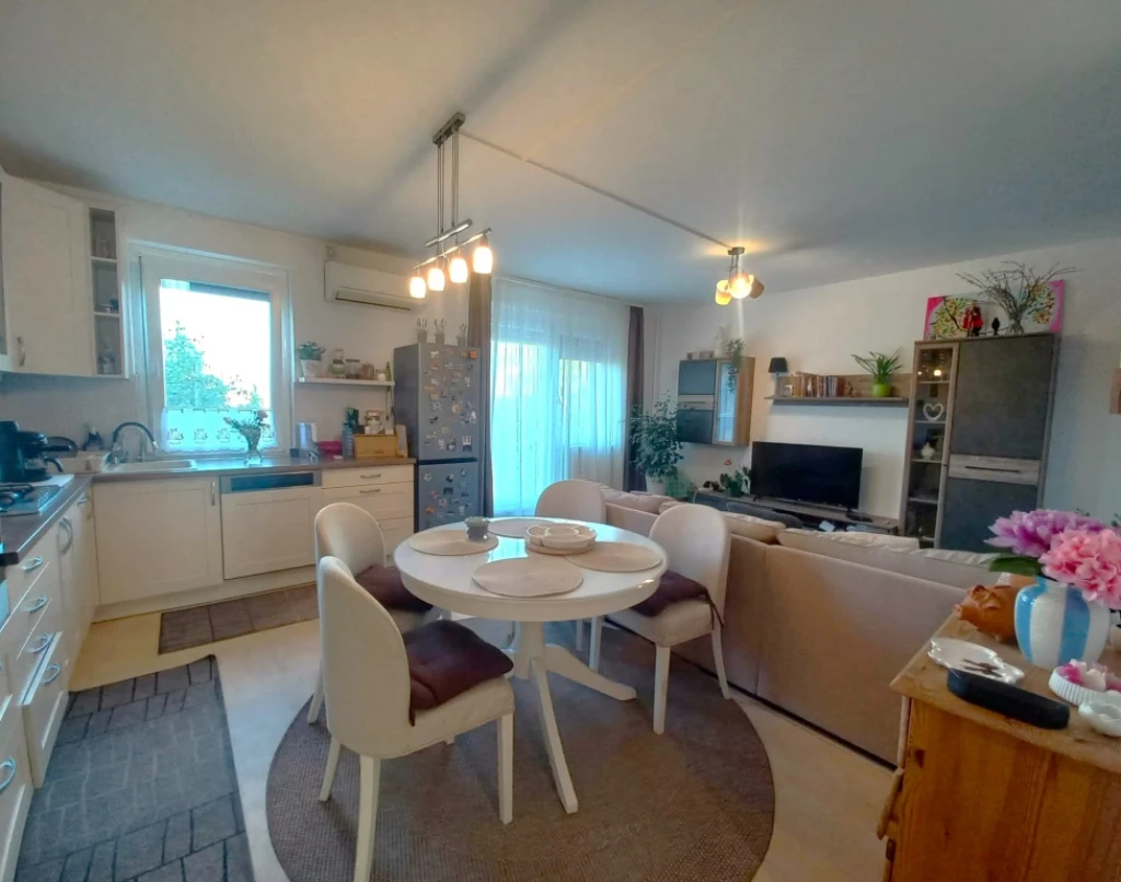 Dunakeszi, Szent István park, 63 m²-es, társasházi lakás, 3 szobás