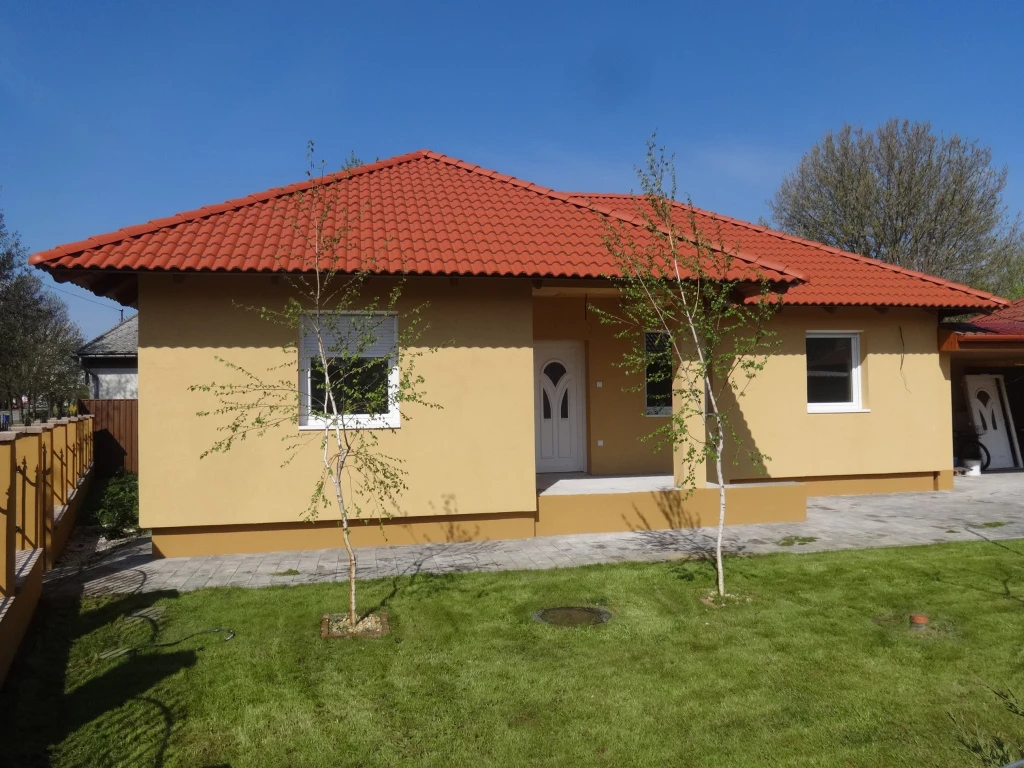 Tiszakécske, Kőrösi utca, 75 m²-es, családi ház, 2 szobás, új építésű állapotú