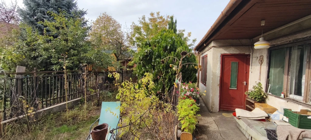 XV. Kerület, Esthajnal utca, 67 m²-es, családi ház, 2 szobás