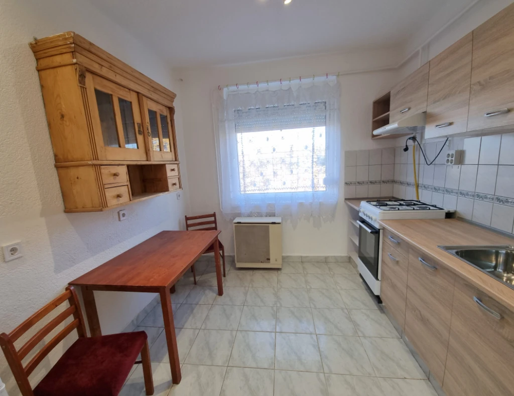 Nyíregyháza, Garibaldi utca, 52 m²-es, társasházi lakás, 2 szobás