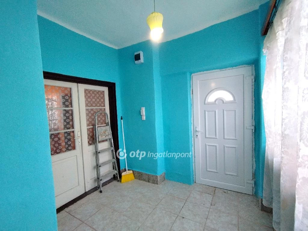 For sale house, Kenderes