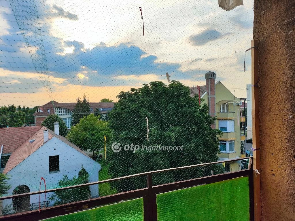 For sale brick flat, Szeghalom