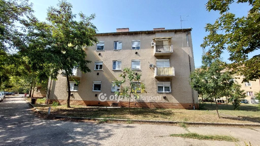 For sale brick flat, Mezőtúr