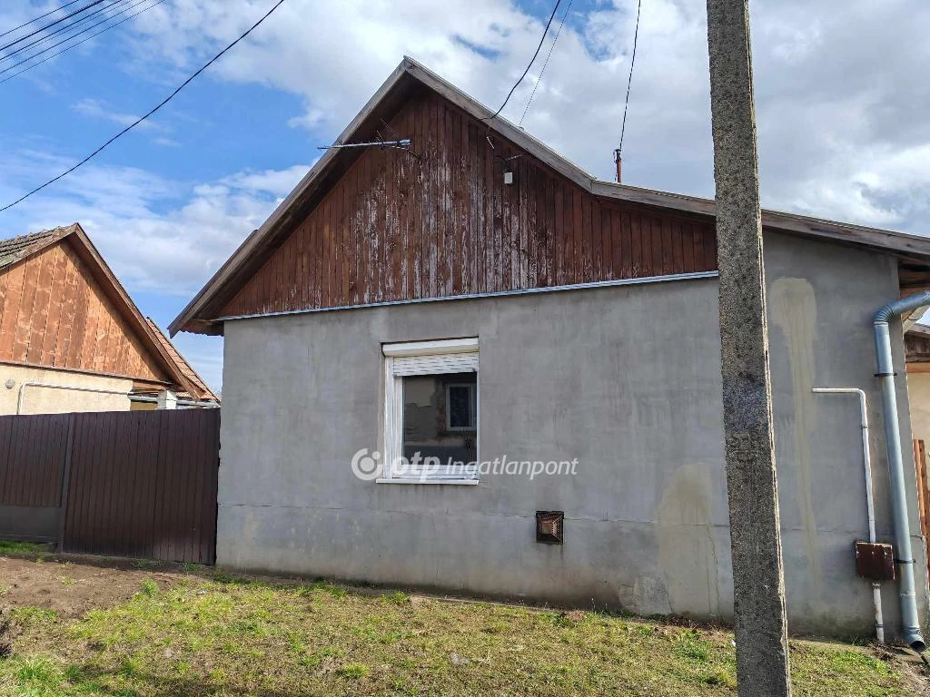 Eladó Ház, Jászfényszaru