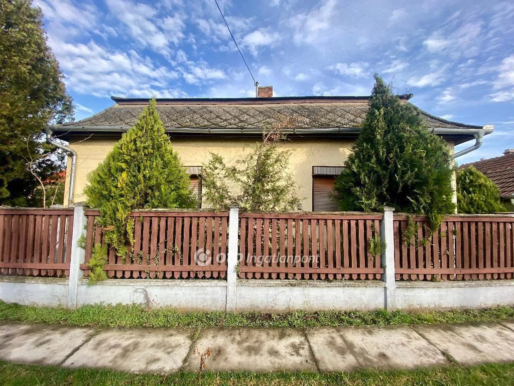 Eladó Ház, Jászapáti