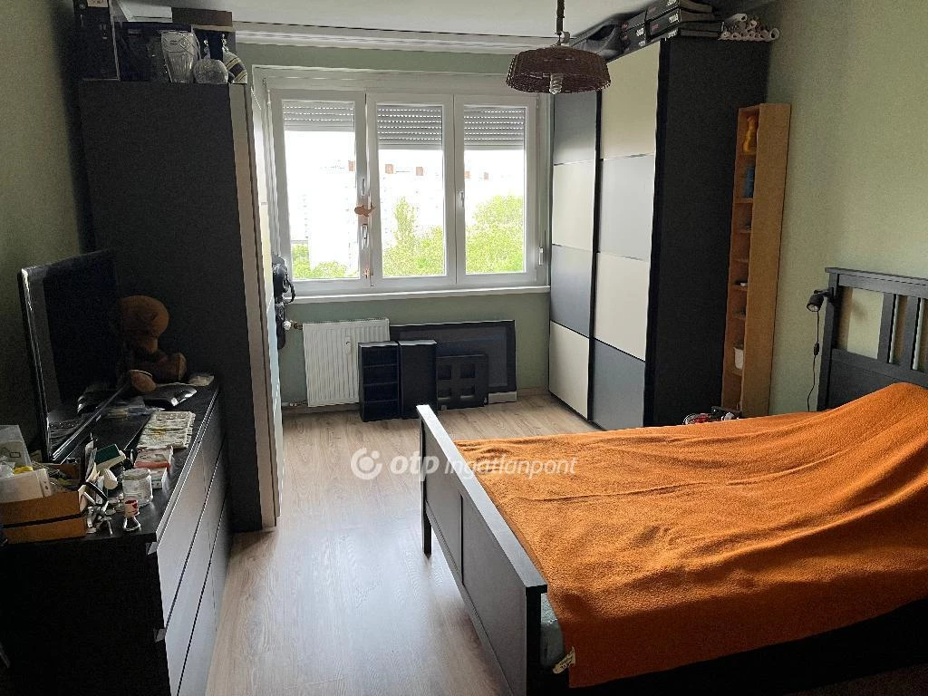 Eladó Lakás, Budapest 15. ker.
