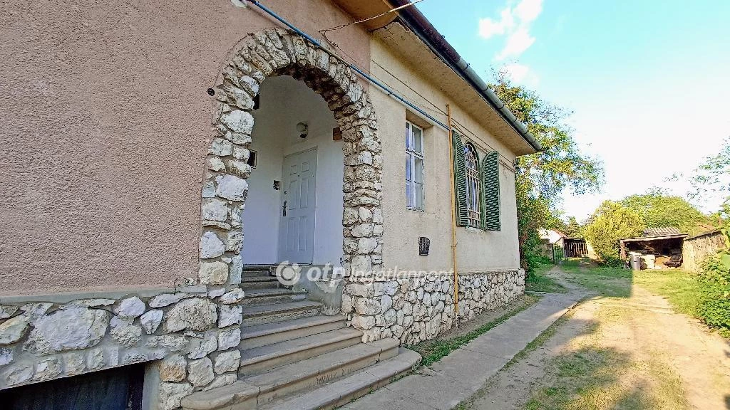 Eladó Lakás, Gödöllő