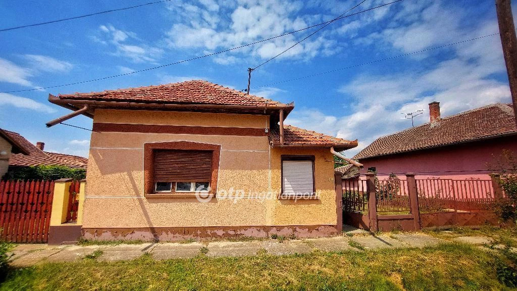 Eladó Ház, Kisújszállás