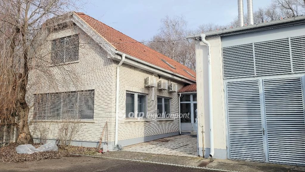 Eladó Üzem, Jászberény