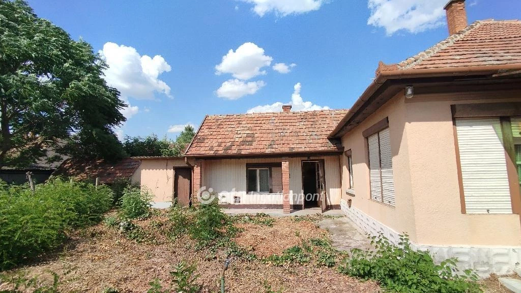 Eladó Ház, Nagykáta