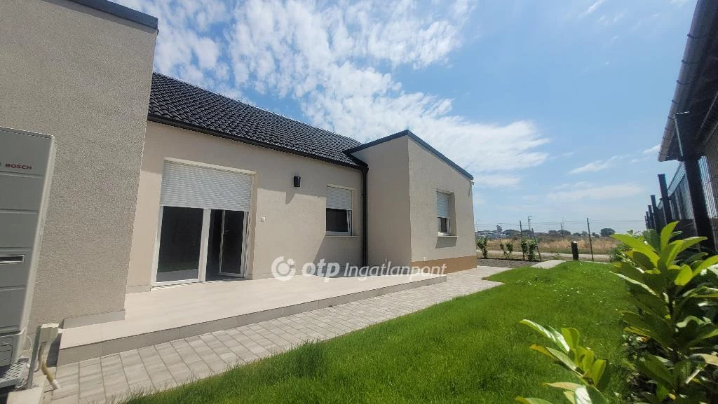 Eladó Lakás, Jászberény