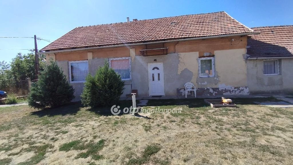 Eladó Ház, Alattyán