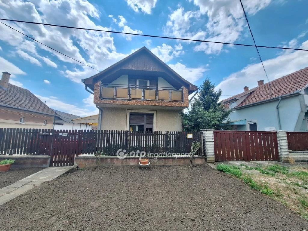 Eladó Ház, Túrkeve