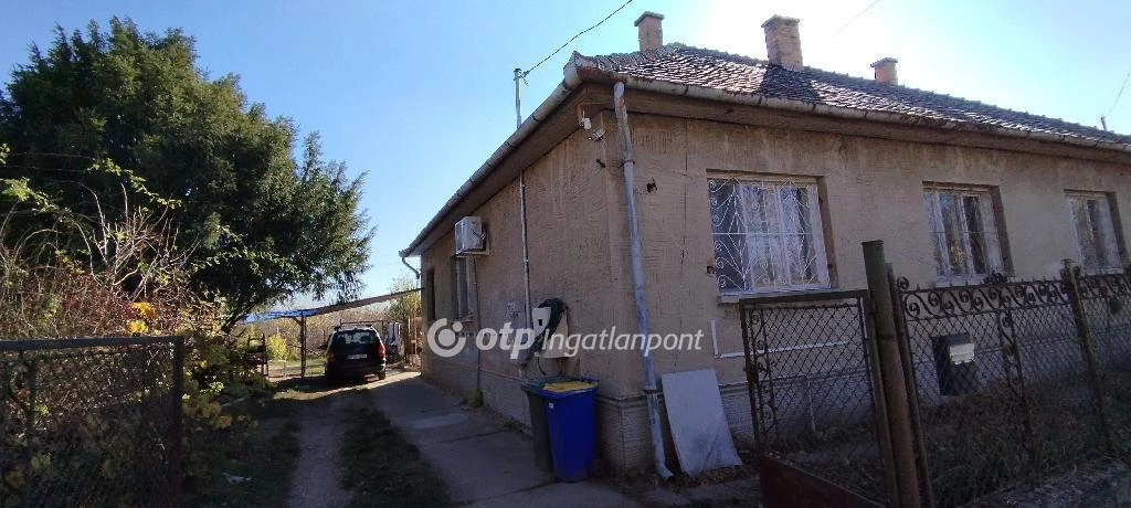 Eladó Ház, Nagykáta