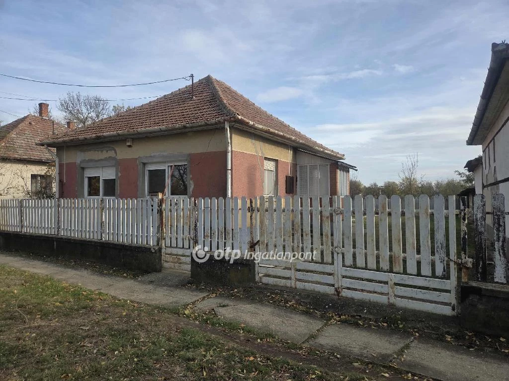 Eladó Ház, Jászkisér