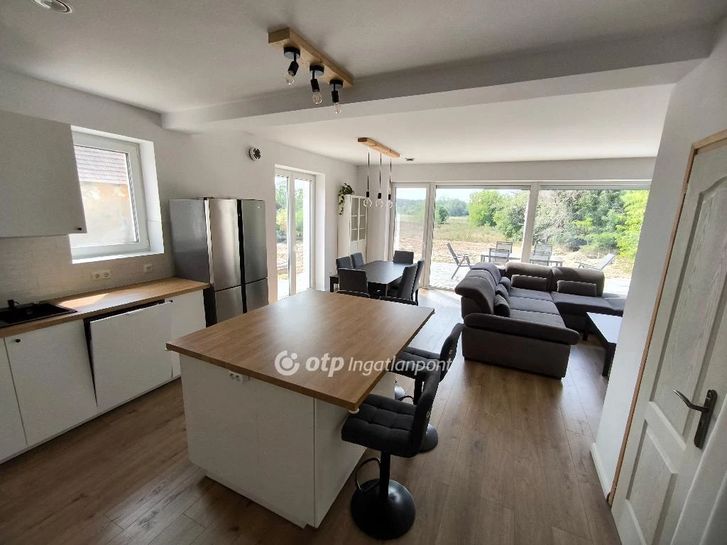 Eladó Ház, Ceglédbercel