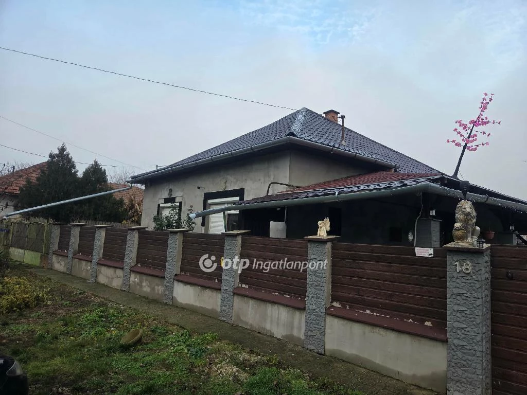 Eladó Ház, Fegyvernek