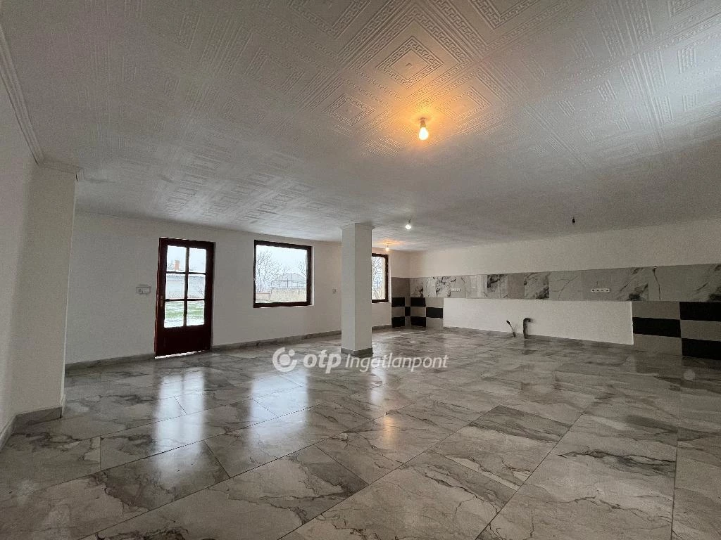 Eladó Ház, Fegyvernek