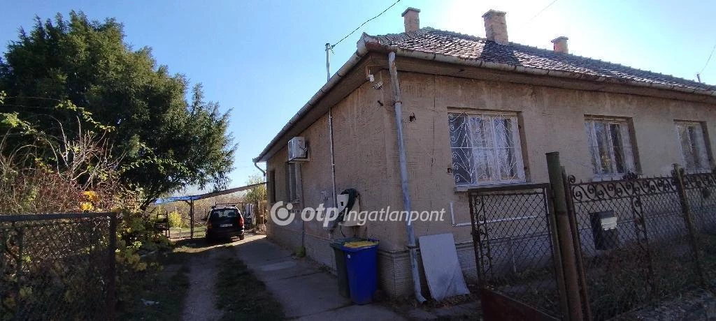Eladó Ház, Nagykáta