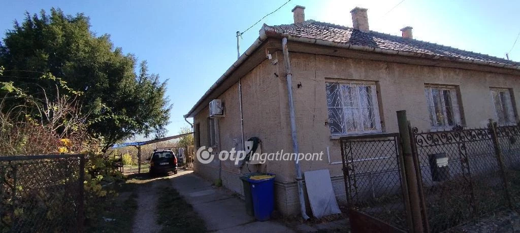 Eladó Ház, Nagykáta