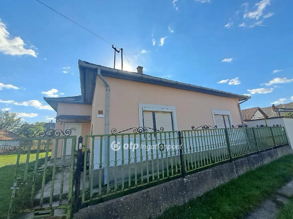 Eladó Ház, Kenderes