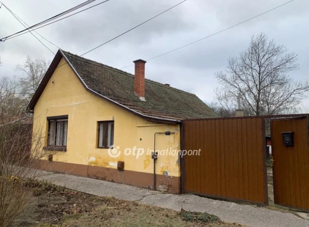Eladó Ház, Cegléd